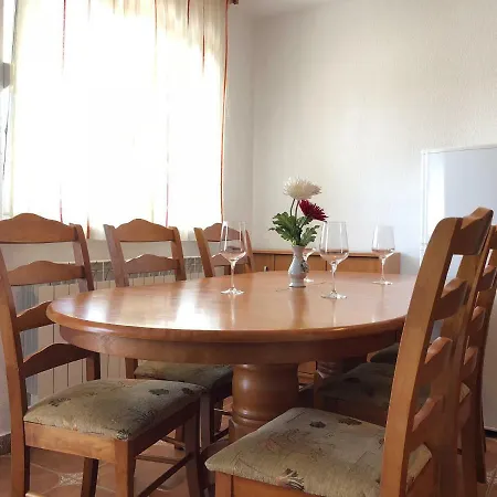 Flora Apartman